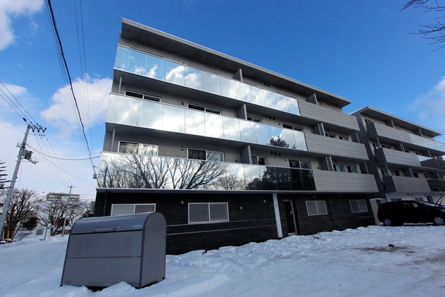 【札幌市白石区東札幌一条のマンションの建物外観】