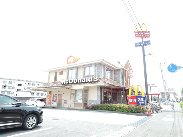飲食店　マクドナルド土佐バイパス店（飲食店）まで991m