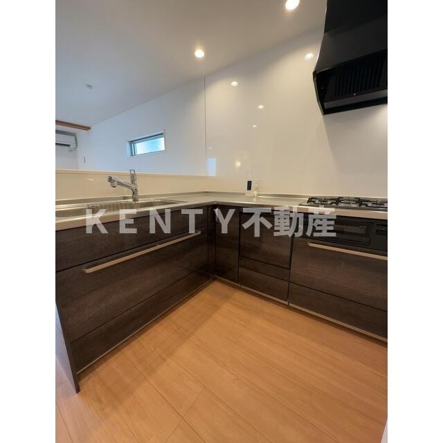 キッチン　コンパクトなキッチンで掃除もラクラク