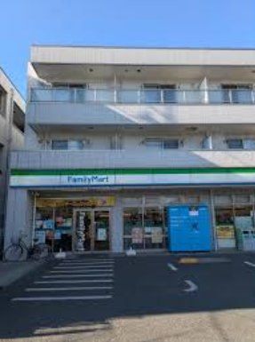 コンビニ　ファミリーマート南篠崎町二丁目店（コンビニ）まで230m