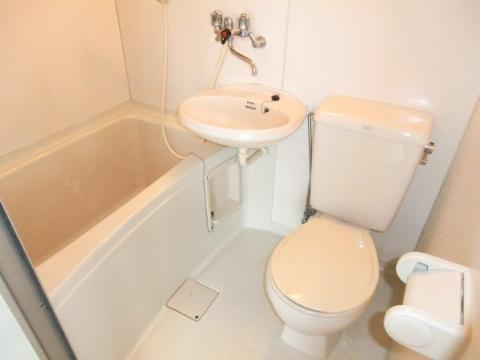 　バス・シャワールーム　ユニットバス