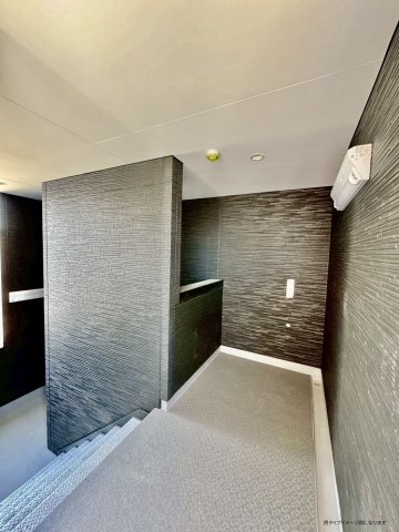 ロビー　同施工会社の類似物件の写真です。 ※同シリーズ別物件の写真