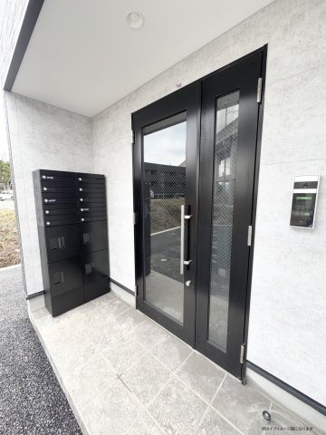 エントランス　同施工会社の類似物件の写真です。 ※同シリーズ別物件の写真