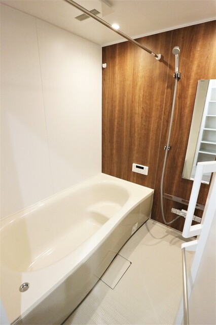 バス・シャワールーム　バスルーム