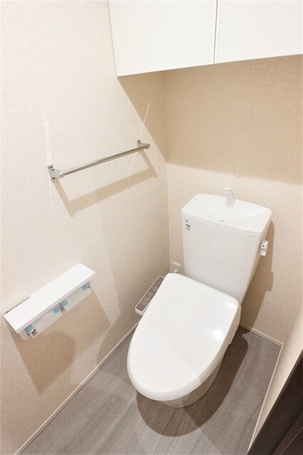 トイレ　温水洗浄暖房便座