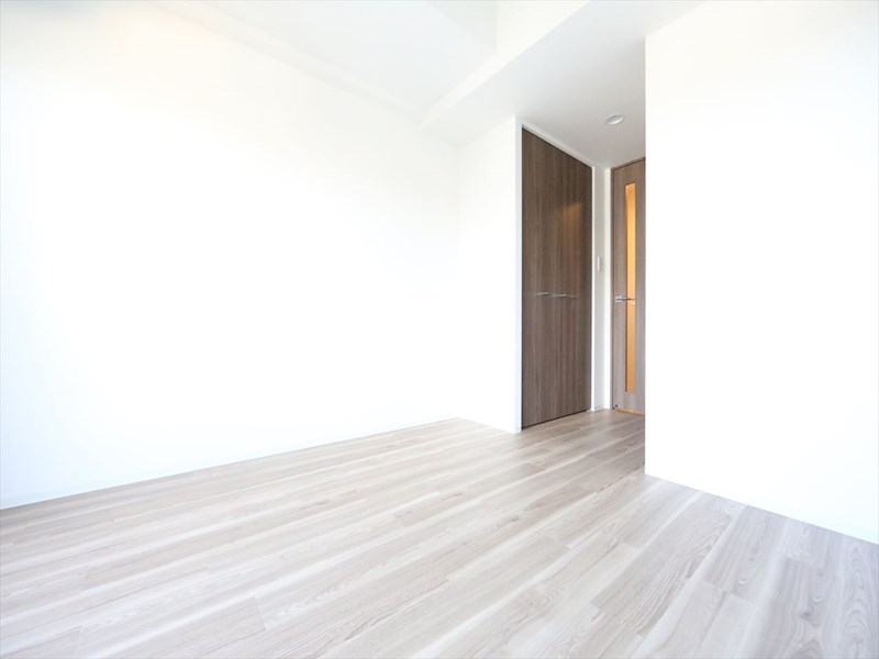 居室・リビング　洋室6.8帖　クローゼット付（収納充実してます）