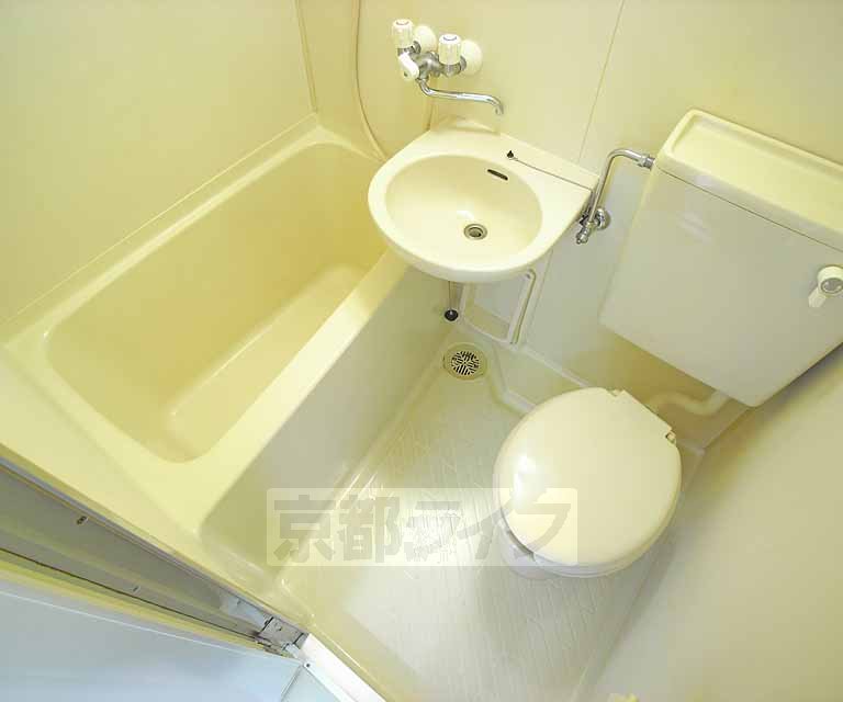 バス・シャワールーム　キレイで清潔感があります。