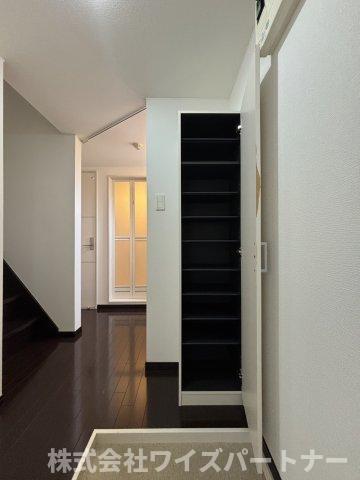 玄関　※別号室の為、現況優先