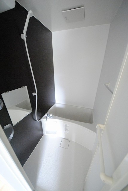 バス・シャワールーム　写真は２０６号室