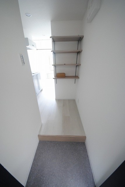 玄関　写真は２０６号室