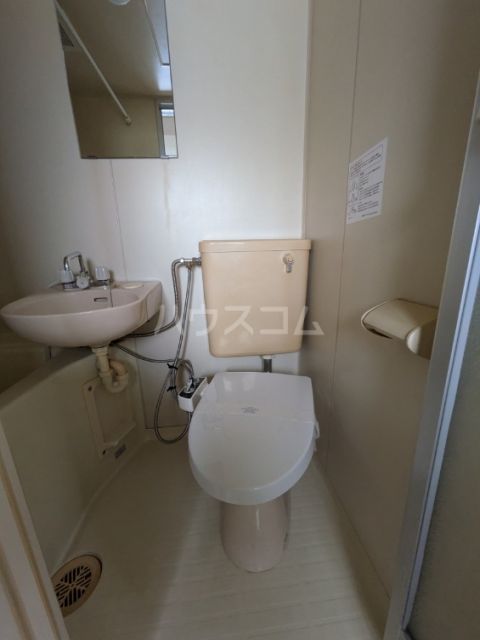 都営新宿線 一之江駅 徒歩4分 3階建 築38年のトイレ写真