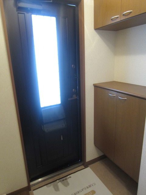 玄関　★靴箱のついた玄関です★