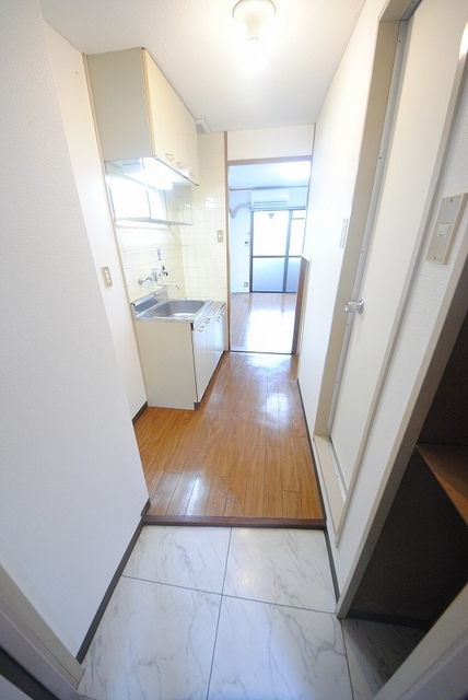 玄関　写真は３０７号室