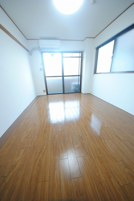 居室・リビング　写真は３０７号室