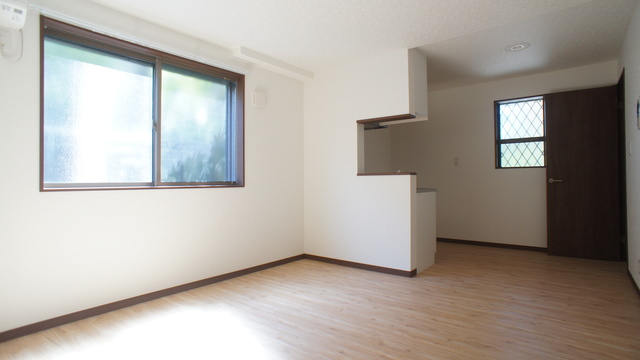 居室・リビング　広いリビングダイニングはゆったりくつろげる憩いの空間♪