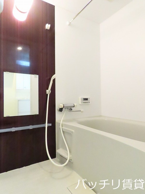 バス・シャワールーム　画像は、同型タイプの為、現状を優先いたします。