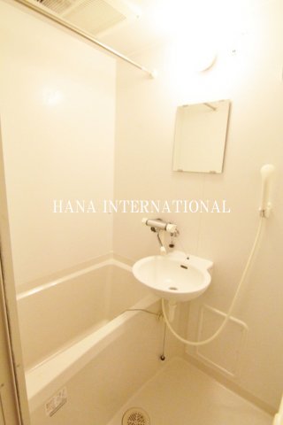 バス・シャワールーム　浴室換気乾燥機付き♪