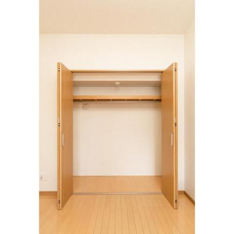 収納　第7アローズ江坂公園　クローゼット