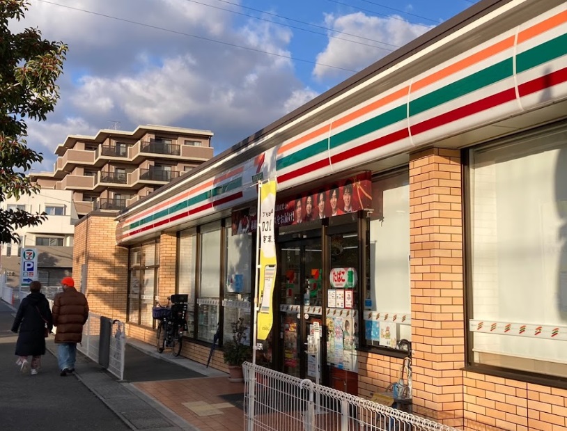 コンビニ　セブンイレブン 西宮能登町店（コンビニ）まで712m