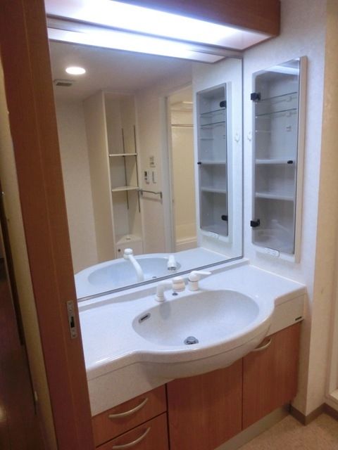 洗面設備　独立洗面台付きです★