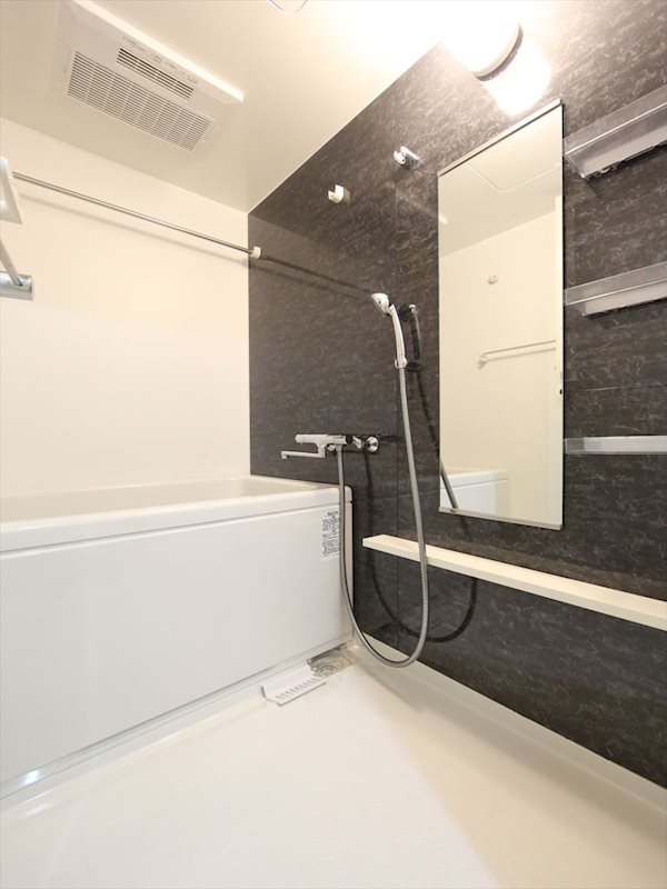 バス・シャワールーム　浴室暖房乾燥機付お風呂