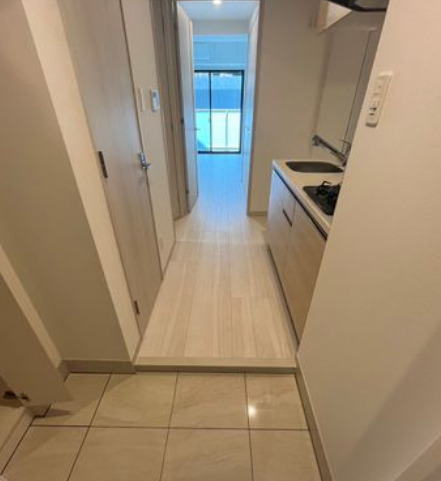 玄関　※別部屋の参考写真です。