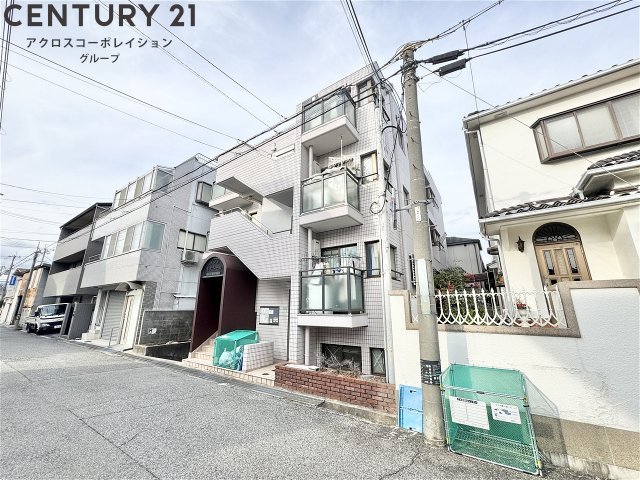 建物外観　敷地内に住居者専用のごみ置き場あります♪