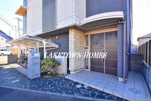 エントランス　オートロック付のエントランスです。