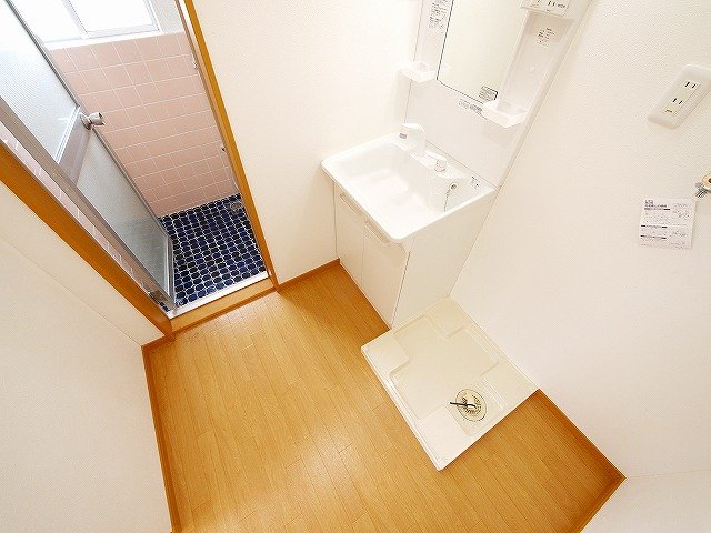 洗面設備　脱衣スペースもあります