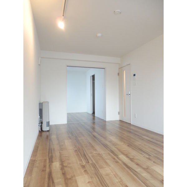 居室・リビング　広くてキレイなリビング♪