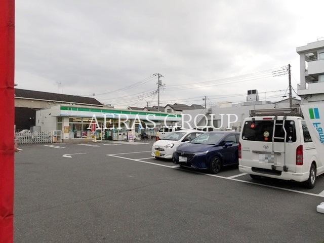 コンビニ　ファミリーマート 調布インター店（コンビニ）まで155m