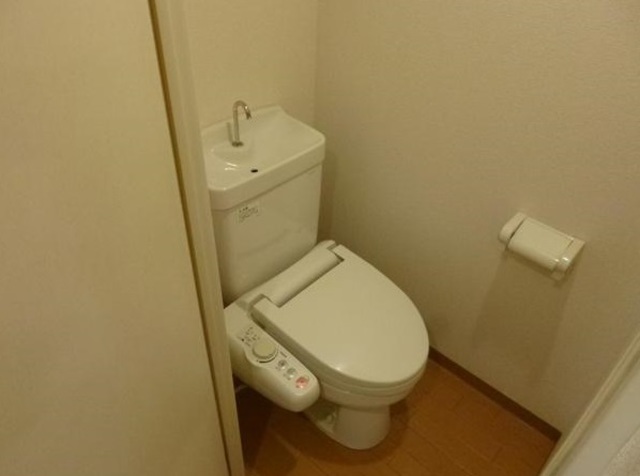 トイレ　※別部屋の参考写真です。