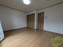 居室・リビング　ゆったりとした広さがあってデザイン良いお部屋ですね。