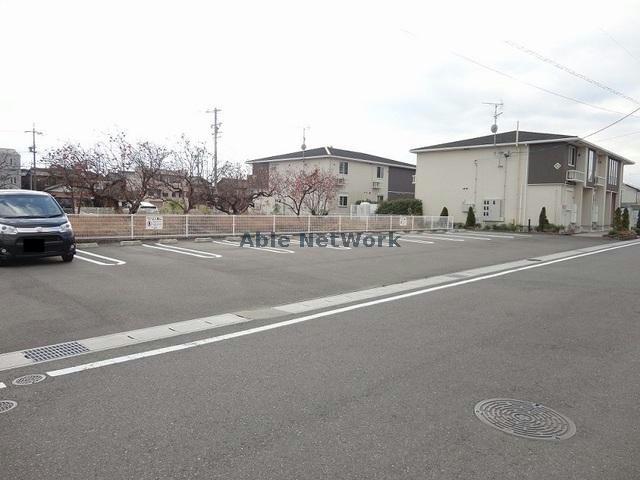 駐車場　駐車場