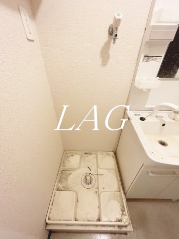 その他設備　室内洗濯機置き場です。（同仕様です。）
