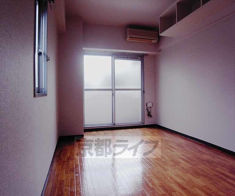居室・リビング　きれいなお部屋です。