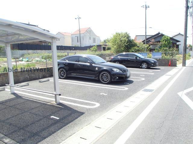 駐車場　駐車場