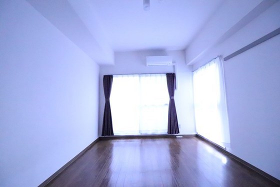 居室・リビング　※別部屋の写真です