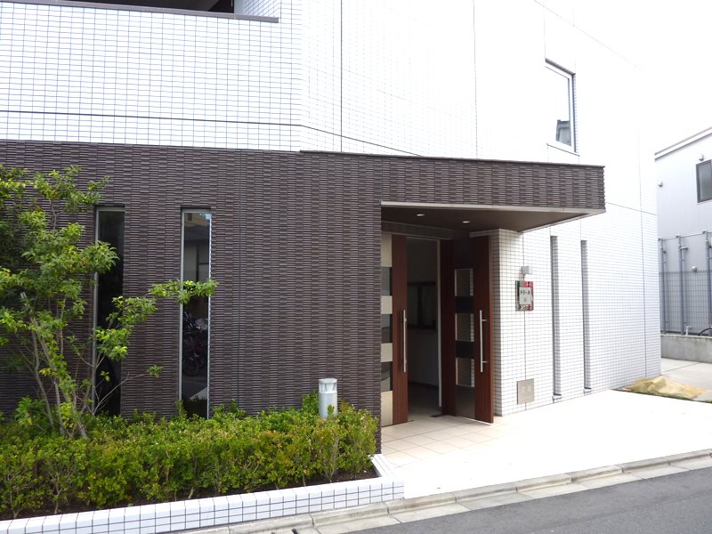 エントランス　正面玄関