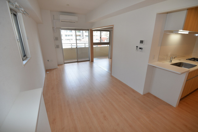 居室・リビング　写真は同マンションの別のお部屋のものです