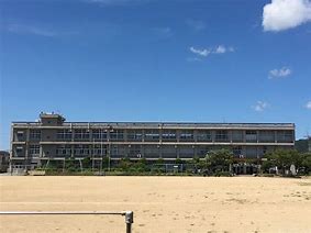 小学校　姫路市立大津小学校（小学校）まで722m
