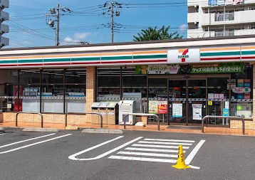 コンビニ　セブンイレブン 足立入谷8丁目店（コンビニ）まで1073m