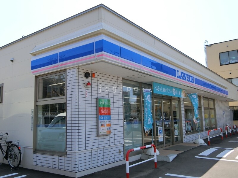 コンビニ　ローソン札幌北41東二丁目店（コンビニ）まで620m