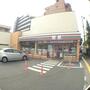 コンビニ　セブンイレブン足立西新井栄町３丁目店（コンビニ）まで808m