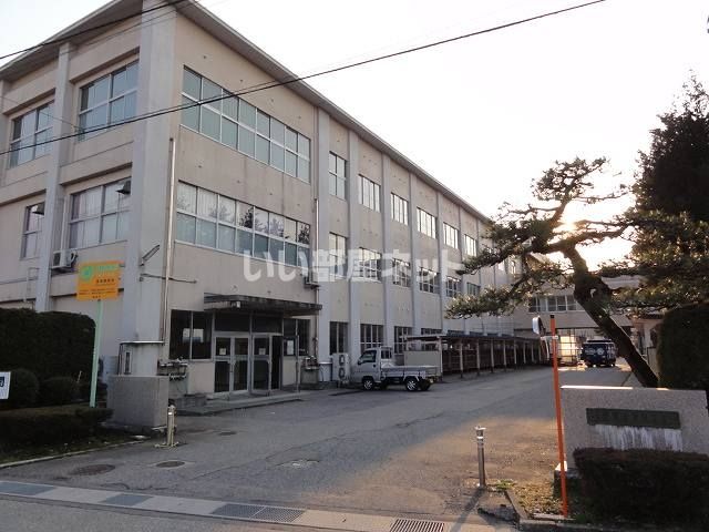 高校・高専　富山県立高岡南高校（高校・高専）まで855m
