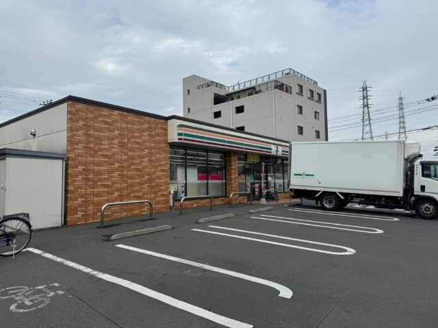 コンビニ　セブンイレブン足立一ツ家２丁目店（コンビニ）まで118m