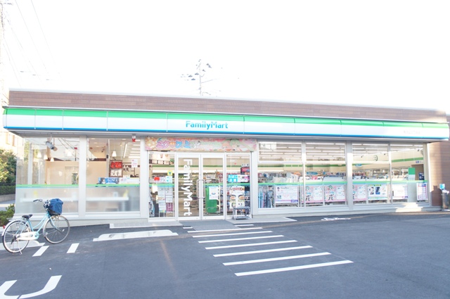 コンビニ　ファミリーマート 南流山二丁目店（コンビニ）まで268m