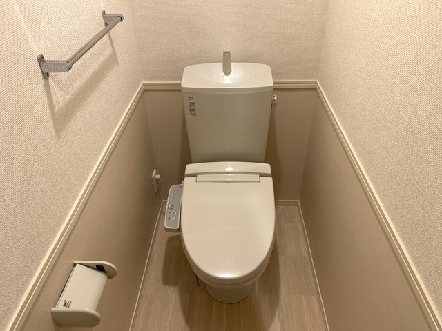 トイレ　温水洗浄暖房便座