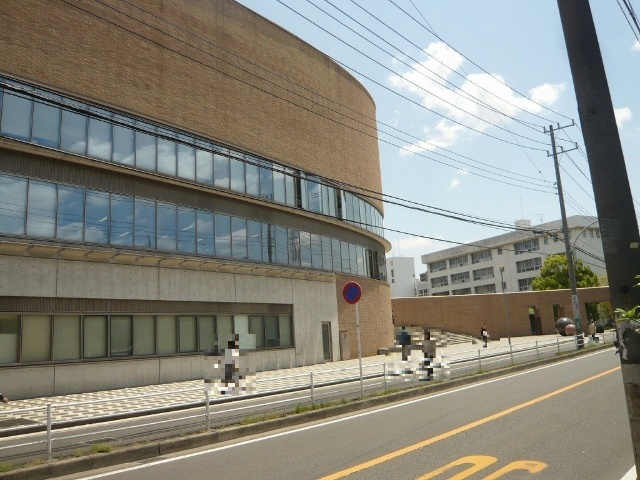 図書館　洗足学園音楽大学附属図書館（図書館）まで1642m