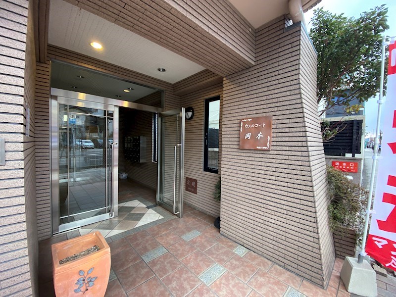 ウェルコート岡本の外観写真